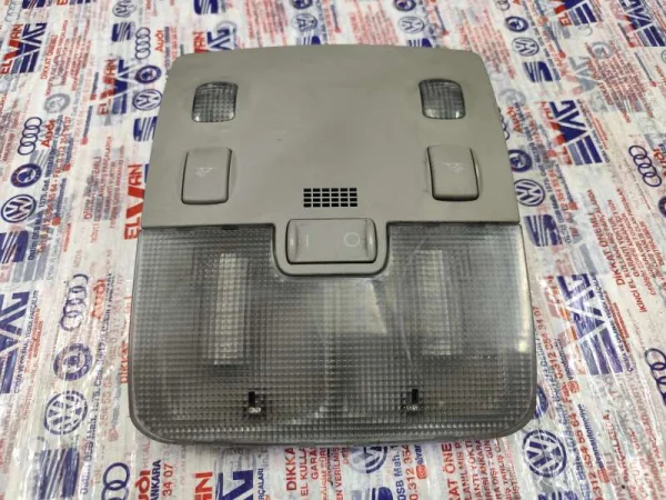 8U0947111 | Arka İç Okuma Lambası | Audi A3, A1, Q3