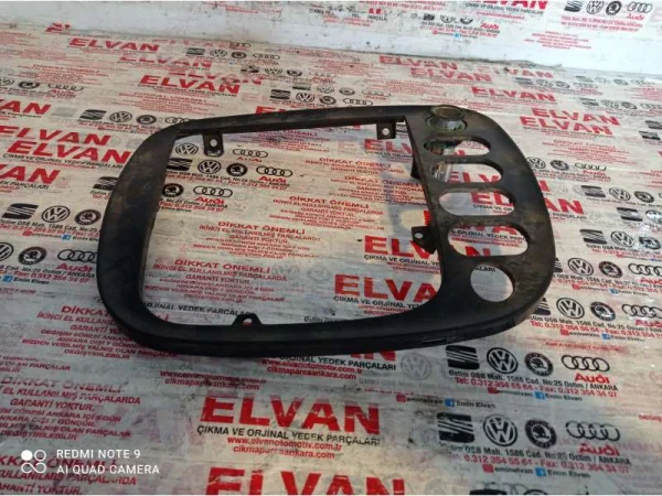 7M0858105E | Seat Alhambra Orta Konsol Çerçevesi VAG