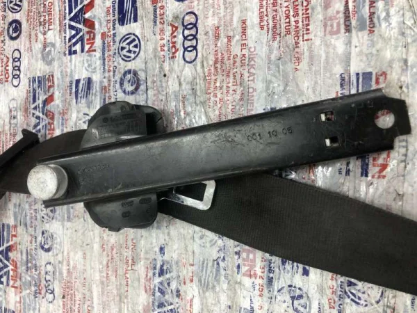 7L0857706F | VW Touareg Ön Sağ Emniyet Kemeri VAG
