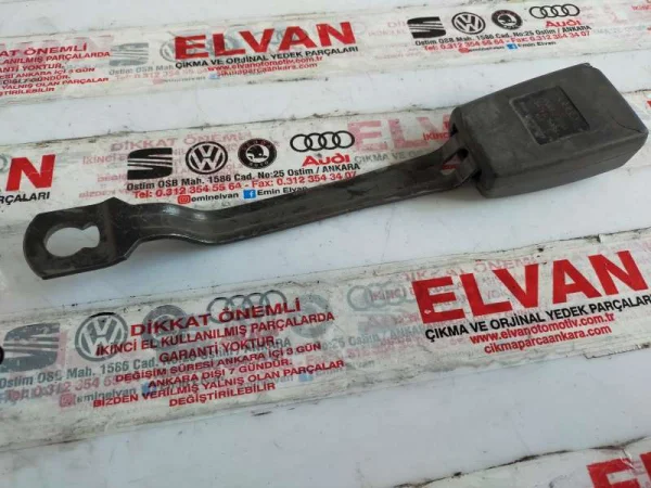 8D0857755B | Audi A4 Emniyet Kemeri Tokası VAG