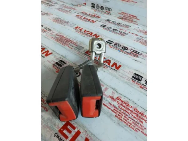 1K0857739M | Arka Emniyet Kemeri Tokası | VW Golf, Jetta, Vento - Seat Leon VAG