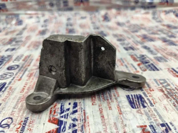 4B0713125D | Vites Halat Braketi | Audi A4, A6 VAG