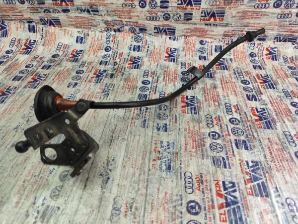 03G103941K | Motor Kapağı Bağlantı Ayağı | Audi A4, A6 VAG