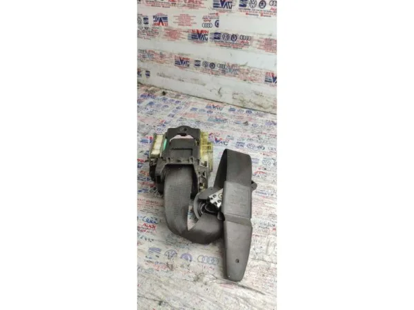 8T8857706C | Audi A5 Ön Sağ Emniyet Kemeri VAG