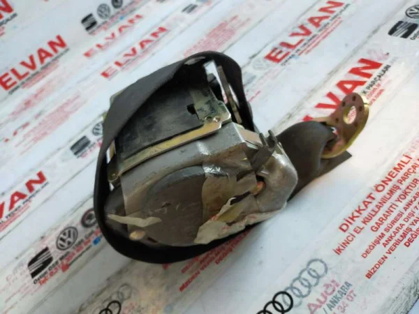 8D9857806D | Audi A4 Arka Sağ Emniyet Kemeri VAG