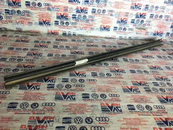 2K0837471 | VW Caddy Sol Ön İç Cam Sıyırıcı Fitili VAG