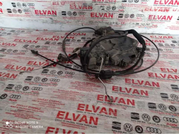 7H0843654 | Sürgülü Sağ Kapı Kilidi VAG
