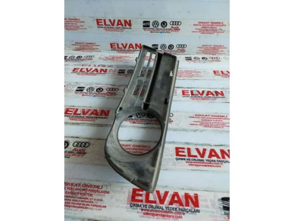 1T0853666A | Sisli Sağ Tampon Izgarası | VW Caddy, Touran VAG