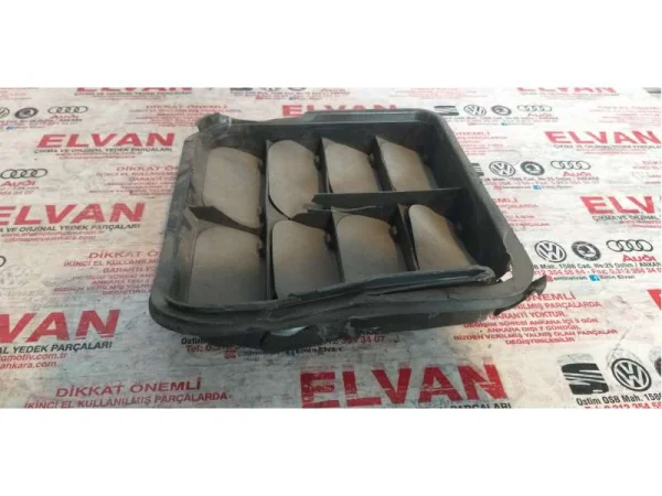 4M0819181 | Audi Q7 Basınç Tahliye Havalandırma Izgarası VAG
