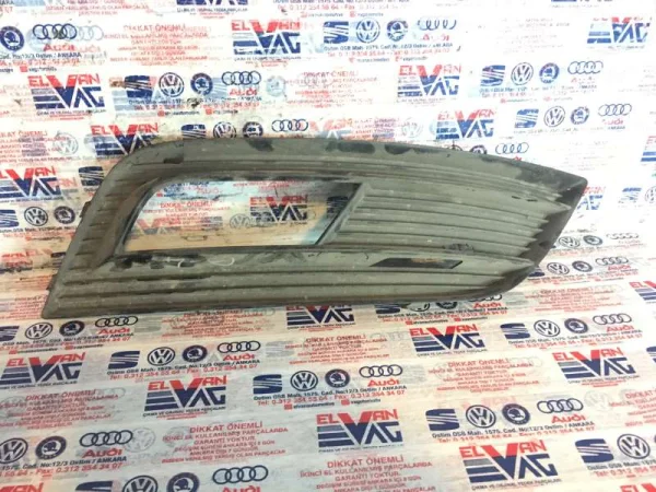 8K0807682K | Audi A4 Ön Tampon Sağ Sis Farı Kapağı VAG