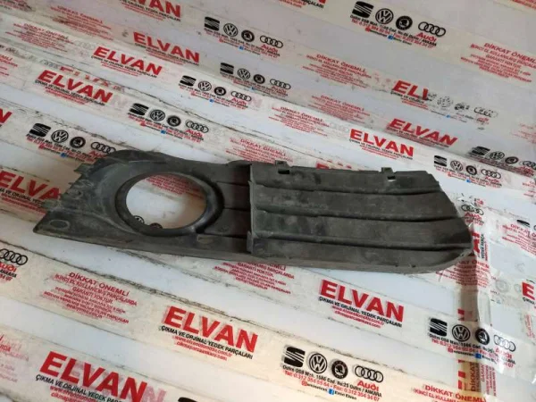 8K0807681A | Audi A4 Sol Sis Farı Kapağı VAG