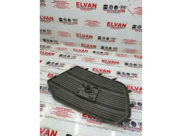 8U0919268N | Audi Q3 Park Sensörü Braketi VAG