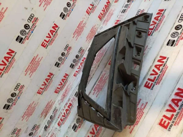 2G0853666G | VW Polo Sağ Sis Farı Çerçevesi VAG
