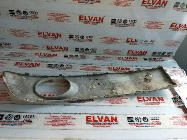 7E5807489D | VW Transporter Sol Sis Farı Kapağı VAG