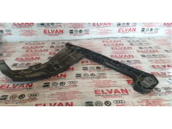 8W6807454 | Audi A5 Sağ Arka Tampon Braketi VAG