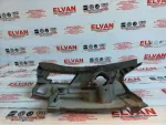 5K0807724E | VW Golf Sağ Ön Tampon Braketi - 3
