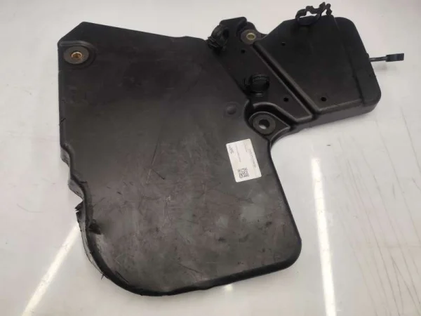 070103905A | VW Touareg Üst Motor Kapağı VAG