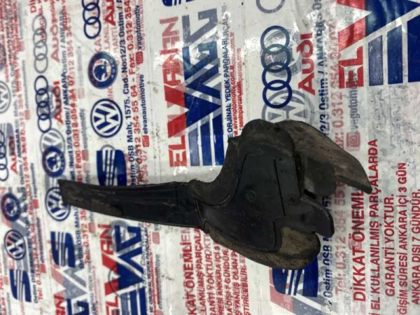 6R0819447B | VW Polo Sol Cam Izgarası Köşe Plastiği VAG
