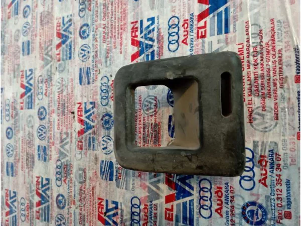 8P0885880 | Arka Koltuk Yatırma Kolu Kapağı | Audi A3, Q3, RS 3, RS Q3 VAG