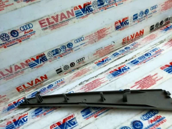 8R0867410 | Audi Q5 Sağ Ön Kapı İç Trim Çerçevesi VAG