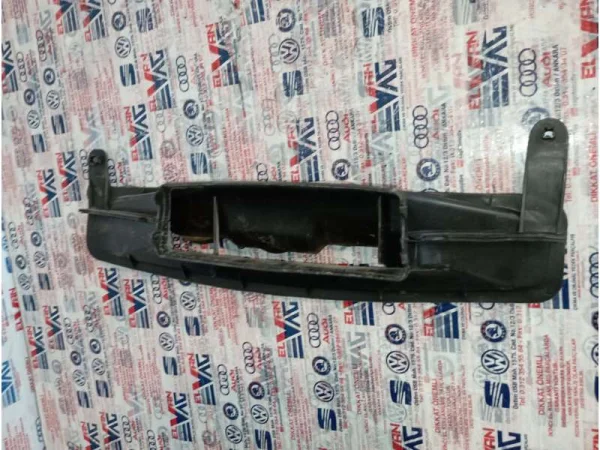 8P1858431A | Orta Kalorifer Havalandırma Kanalı | Audi A3, RS 3 VAG