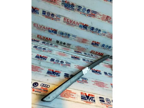 1K4867449 | Sol Arka Kapı Trim Çıtası | VW Golf, Jetta VAG