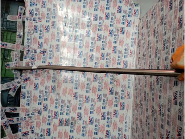 3G0837476 | Ön Sağ Dış Kapı Cam Çıtası VAG