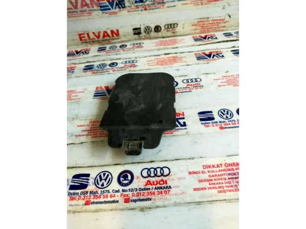 3Q0825967 | Arka Alt Koruma Plastiği | VW Arteon, Passat - Skoda Superb VAG
