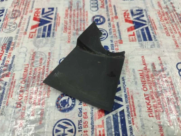 3G5867586 | VW Passat Sağ Bagaj Kapağı Menteşe Kapağı VAG