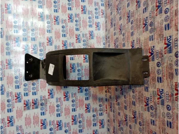 6Q1863241T | VW Polo Orta Konsol Üst Parçası VAG