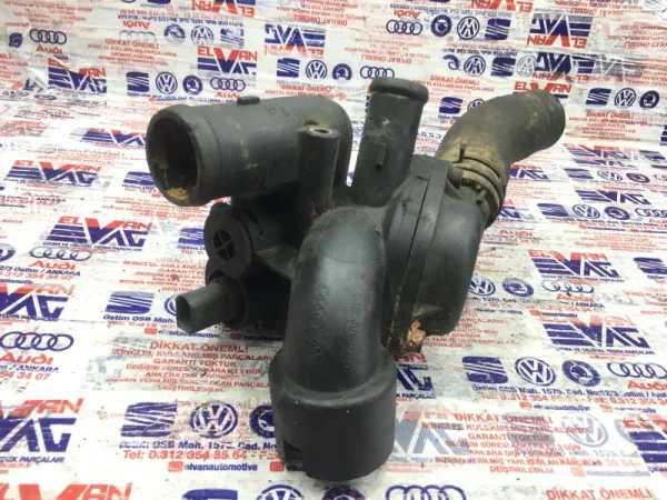 022121117C | Su Flanşı | VW Golf, Jetta, Passat, Transporter - Seat Alhambra VAG