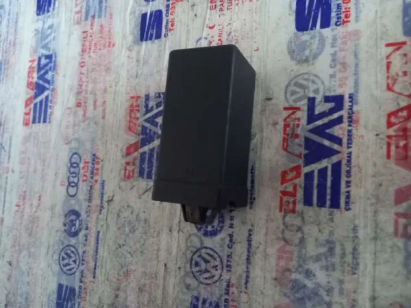 0280230001 | Yakıt Pompası Rölesi VAG