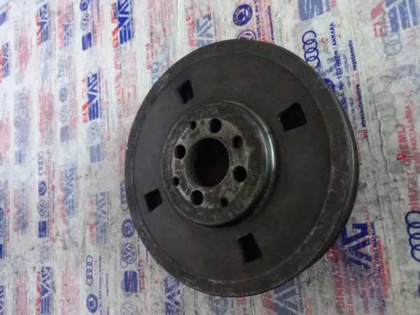 028105243T | Krank Kasnağı | VW Caddy, Golf - Audi 80 Serisi, A6 - Seat Alhambra, Cordoba VAG