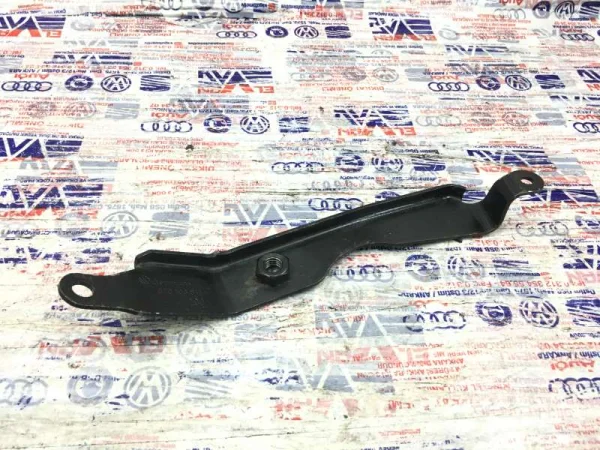 070103811 | VW Touareg Sabitleme Plakası VAG