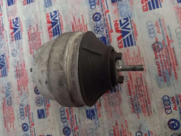 114868620 | Sağ Motor Takozu VAG