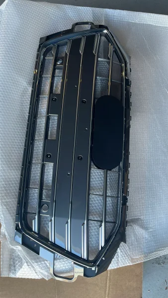 8W0853651DF | Audi A4 Ön Panjur