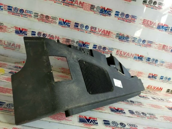 1U6867764B | Sağ Arka Raf Kapağı VAG