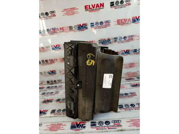 4D0857007 | Orta Konsol Çerçevesi VAG