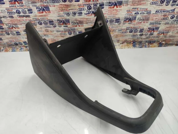 6R1863680D | VW Polo Orta Konsol VAG