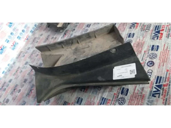 1M1853696C | Seat Leon Silecek Altı Plastik Kapağı VAG