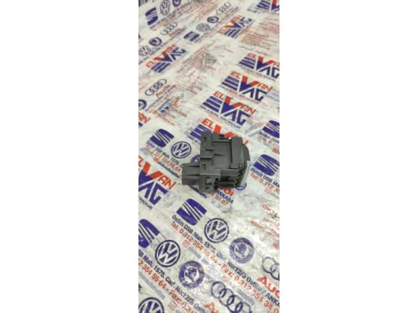 8V1927143A | Yokuş İniş Destek Tuşu | Audi A3, RS 3 VAG