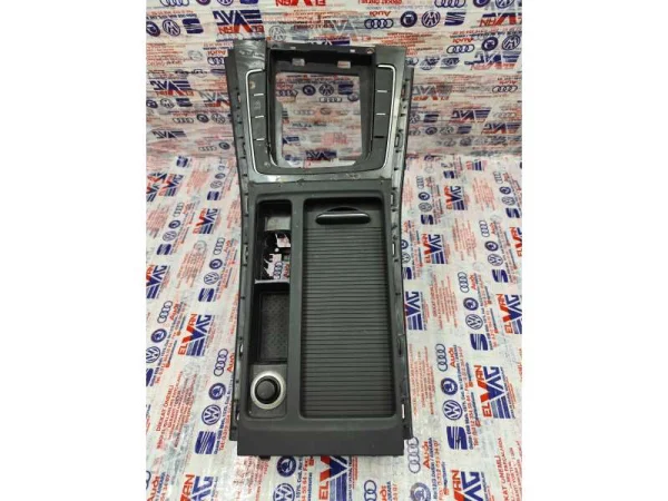 5Q0919341 | Çakmak Soketi | VW E-Golf, Golf, Passat, Tiguan, Touran - Skoda Superb VAG