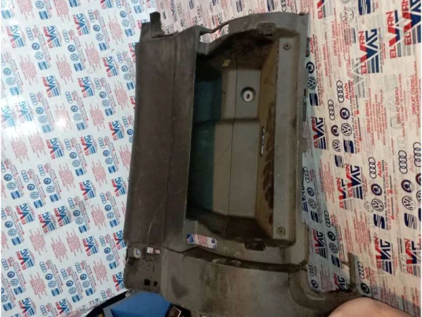 5J1857091K | Göğüs Paneli VAG