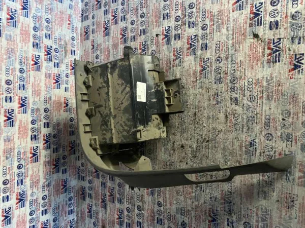6Q0882599 | Sol Ön Koltuk Altı Eşya Gözü Çekmecesi | VW Amarok, Caddy, Polo VAG
