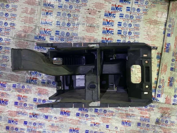 5M0864251B | Orta Konsol Kol Dayama | VW Golf, Jetta VAG