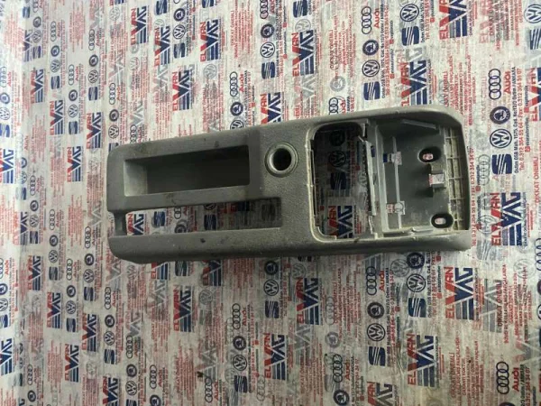 1U0863077 | Skoda Octavia İç Saklama Gözü VAG