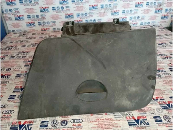 1P1857095C | Seat Leon Torpido Gözü VAG