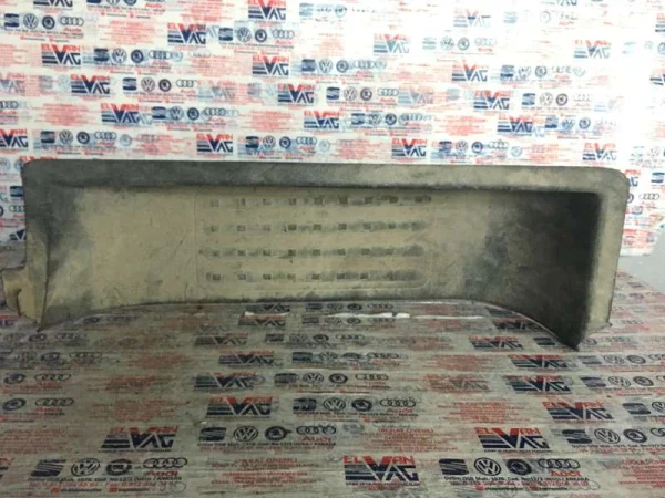 7H0863736D | VW Transporter Sağ Ön Kapı Eşik Kaplaması VAG