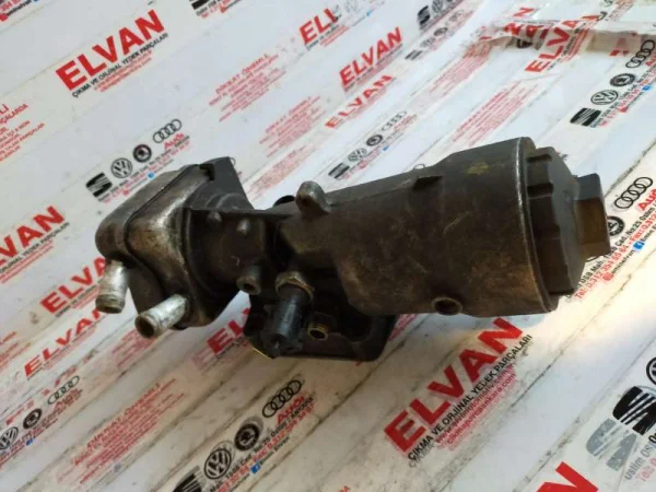 045115389D | Yağ Filtre Braketi VAG