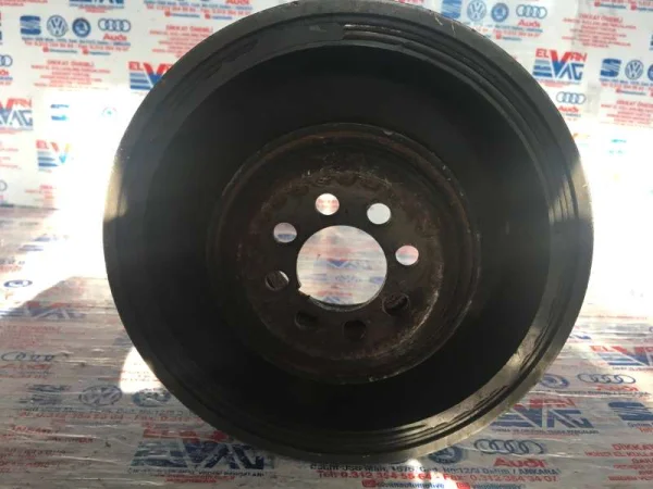 059105263A | Krank Dişlisi | VW Passat - Audi A4, A6, A8 - Skoda Superb VAG